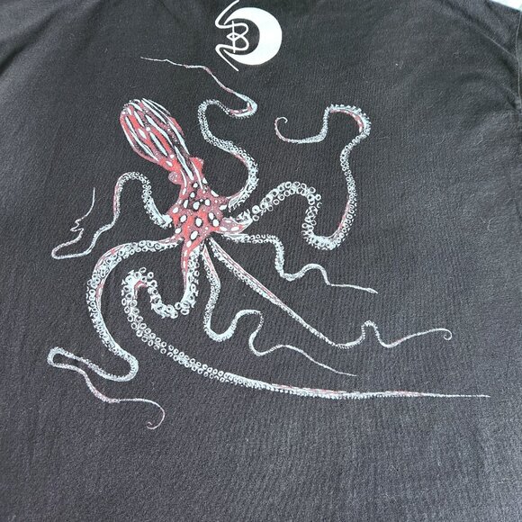 Hawaiian Gyotaku T-shirt Men's XXl Primitive Black Octopus Graphics on Back - Picture 8 of 10